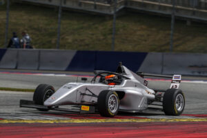 R1PF9646